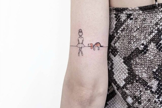 Crea opere d'arte in pochi cm di pelle: i suoi micro tatuaggi stanno spopolando