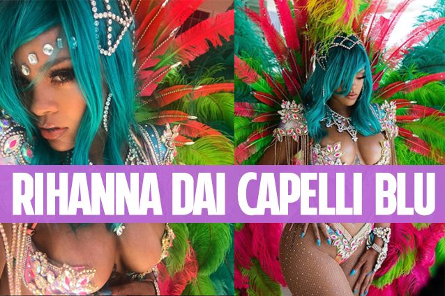 Rihanna: capelli blu, piume e seno in mostra per la festa a Barbados