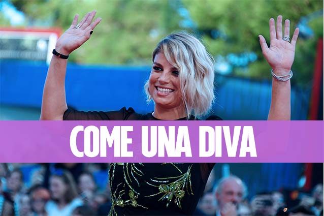 Trasparenze e occhiali da gatta: Emma Marrone diva a Venezia 74