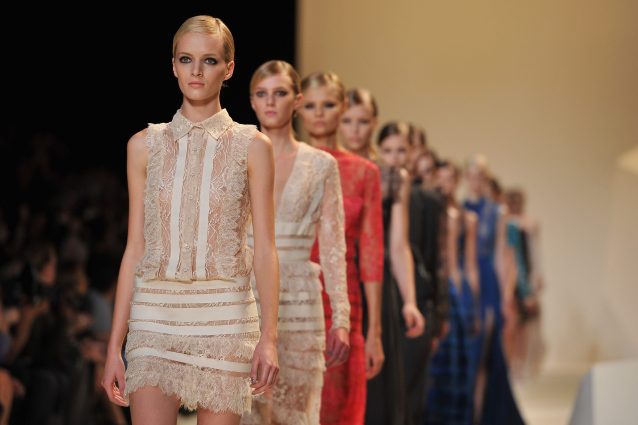 Stop alle modelle anoressiche Lvmh e Kering firmano la carta per la salute in passerella