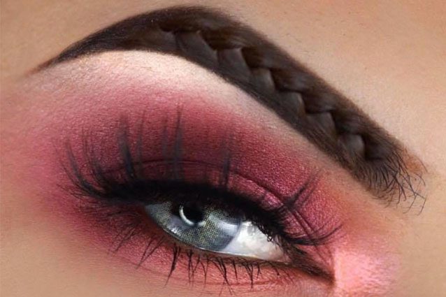 Sopracciglia intrecciate? Ecco cosa c'è dietro il trend diventato virale su Instagram