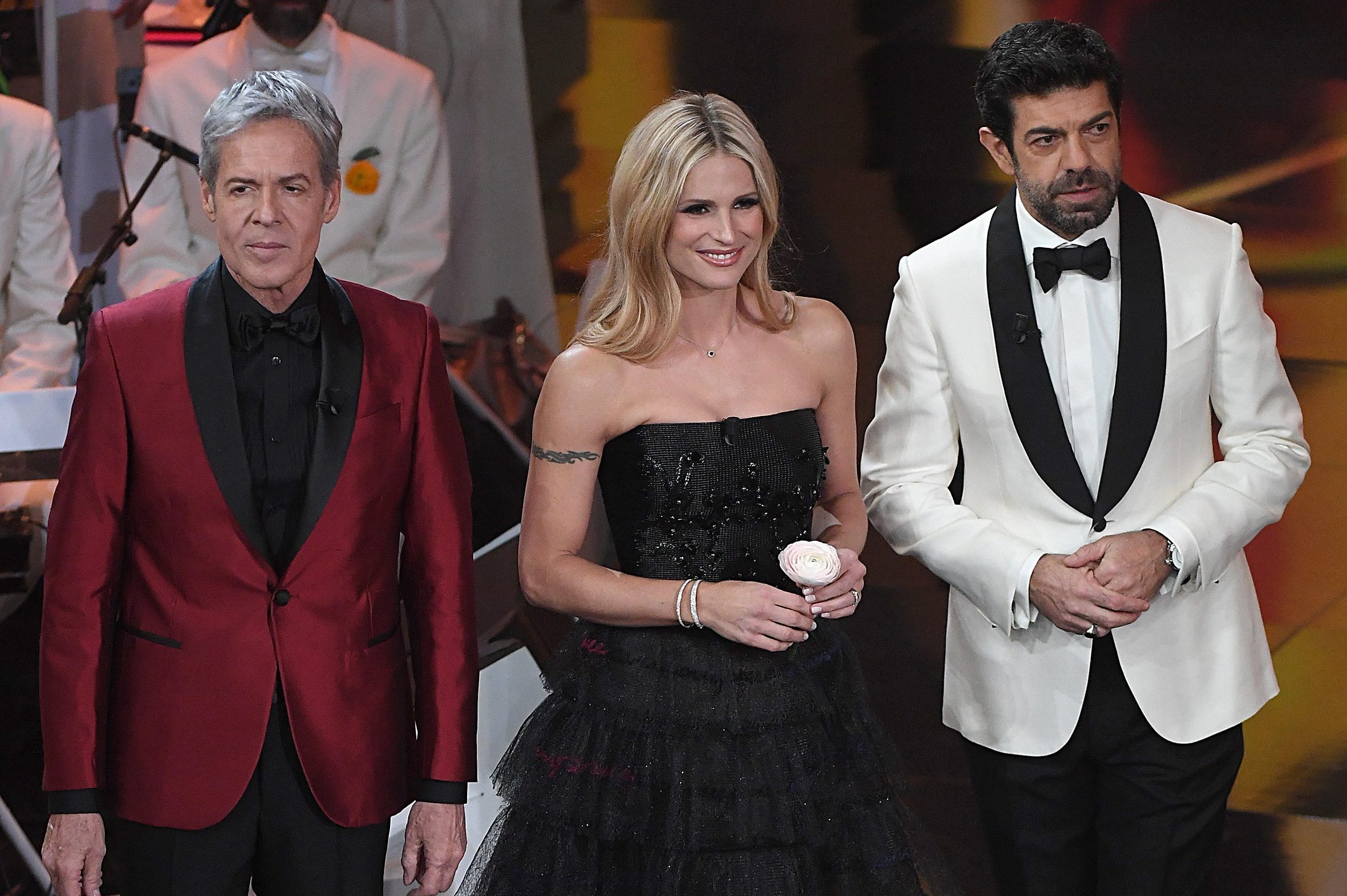 La finale di Sanremo 2018, le pagelle di stile: Baglioni look rosso