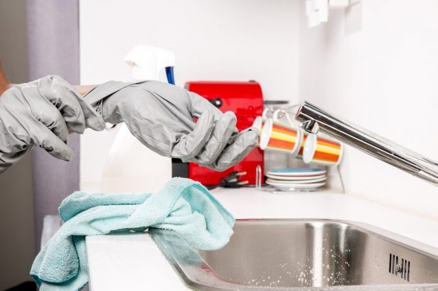 Il segreto per una vita sessuale perfetta? fare le pulizie di casa ... Come fare le pulizie di casa