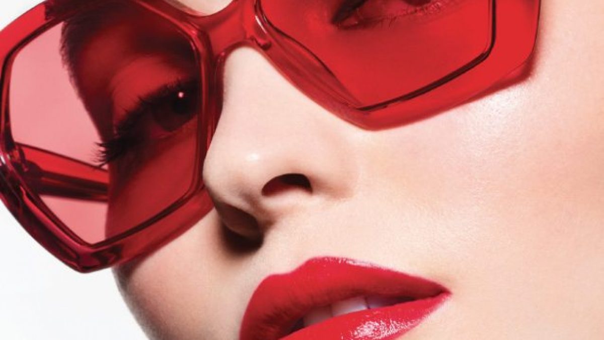 Occhiali e rossetto abbinati: la nuova tendenza della primavera