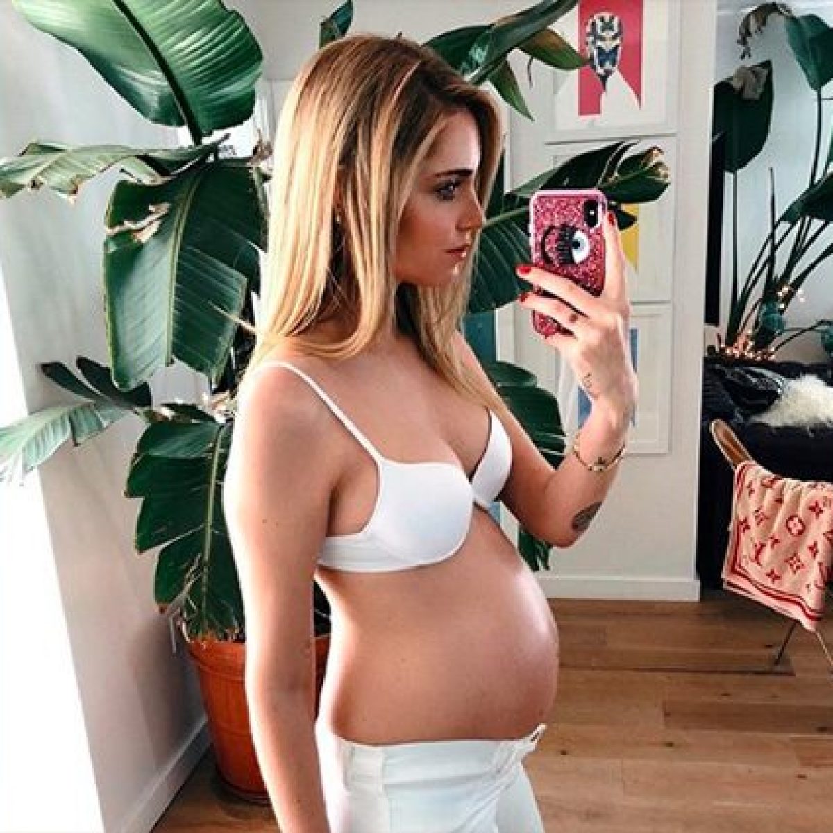 Chiara Ferragni La Foto Col Pancione Le Ricorda La Gravidanza Lo Rifarei Subito Non Vedo L Ora