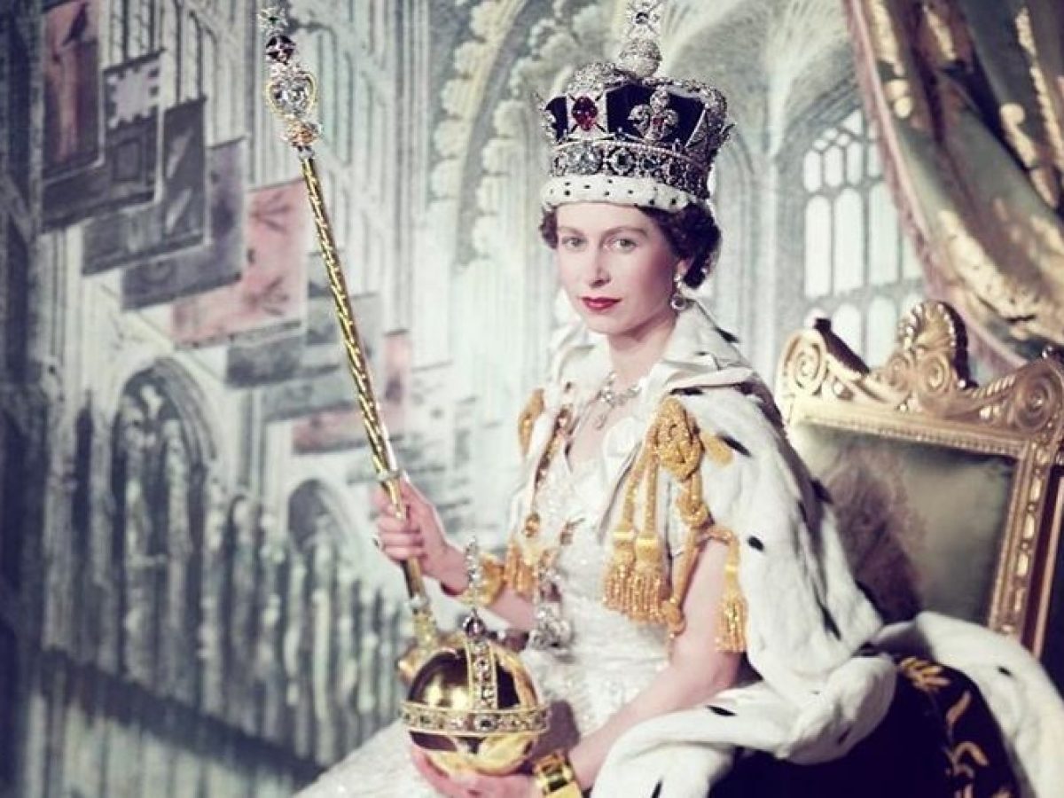 Quanto Costa La Corona Della Regina Elisabetta