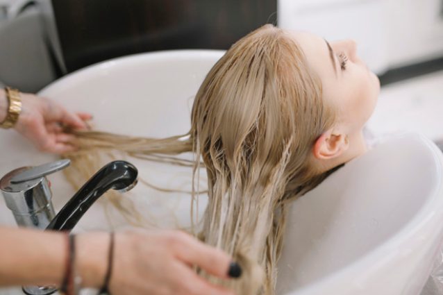 Shampoo Antigiallo: i 12 migliori da utilizzare