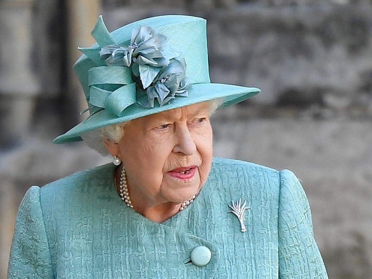 Dopo La Regina Elisabetta Chi Sale Al Trono