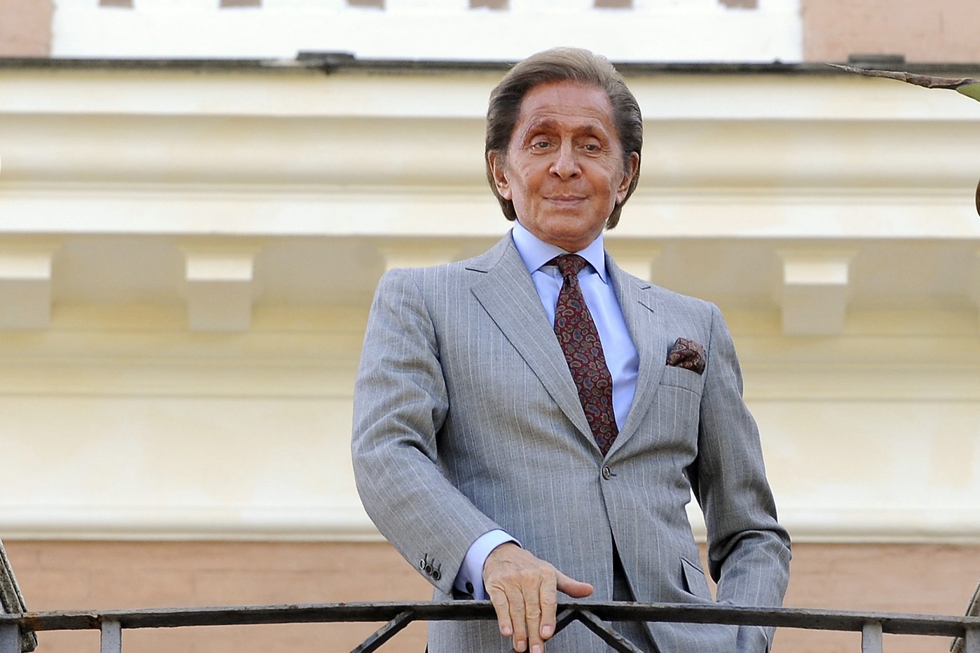 Valentino, l'imperatore del Made in Italy che ha vestito dive del cinema e  First Lady