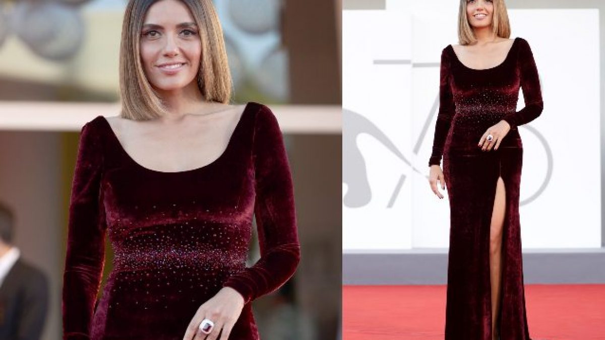Serena Rossi a Venezia 2021 con l'abito di velluto: sul red carpet lancia  il must-have dell'autunno