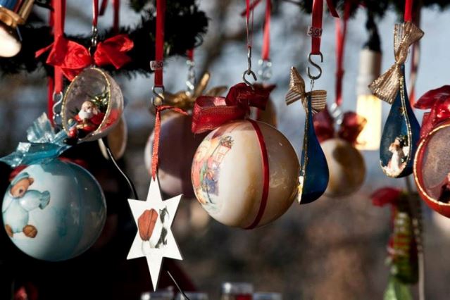 Festose decorazioni natalizie a Govone