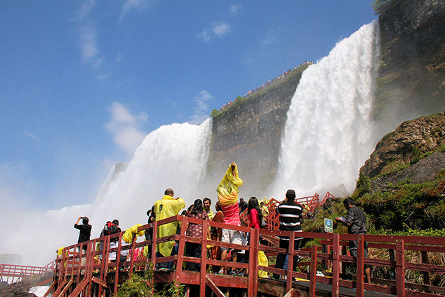 La Grotta dei venti sotto alla Cascata americana.