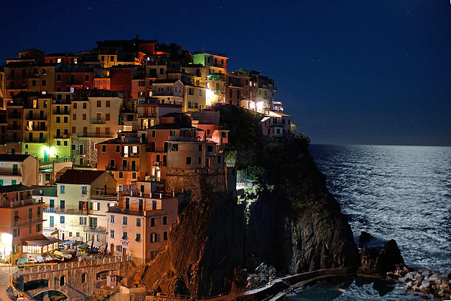 Manarola di notte, La Spezia.