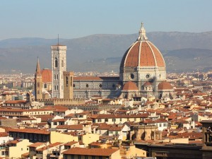 Imbratta il Duomo di Firenze: denunciata turista giapponese