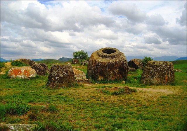 Giare antiche in Laos
