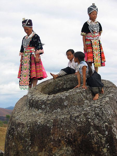 Laotiani sulle giare