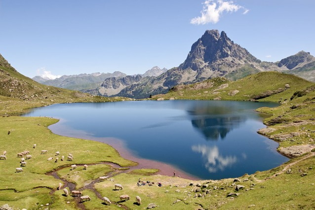 Lago Gentau sui Pirenei – Foto Wikipedia
