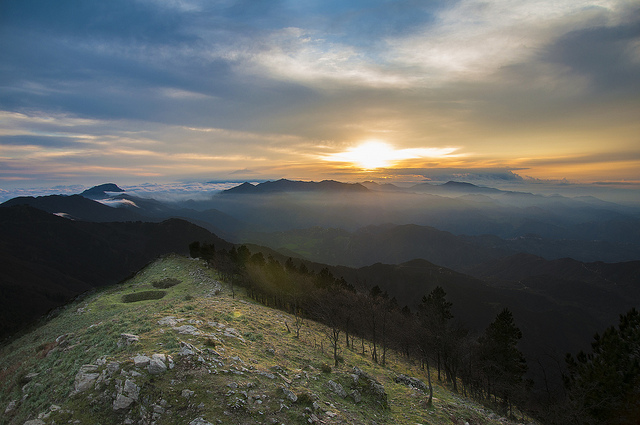 Il tramonto dal Santuario di Dinnammare (Foto di Marco Crupi).