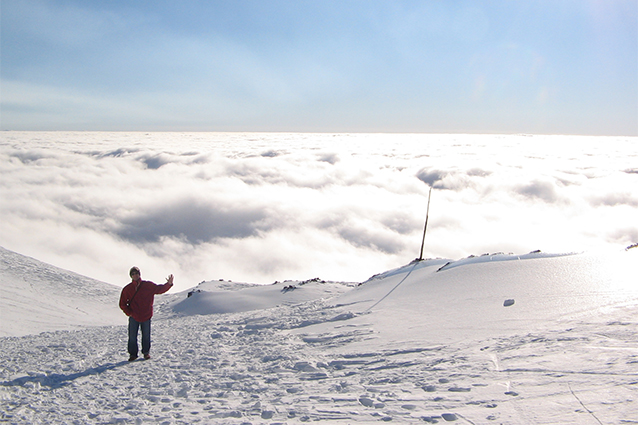 Neve sull'Etna (Foto da Wikipedia).