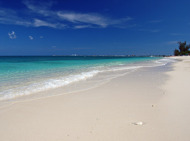Seven Mile Beach – Foto di James Willamor