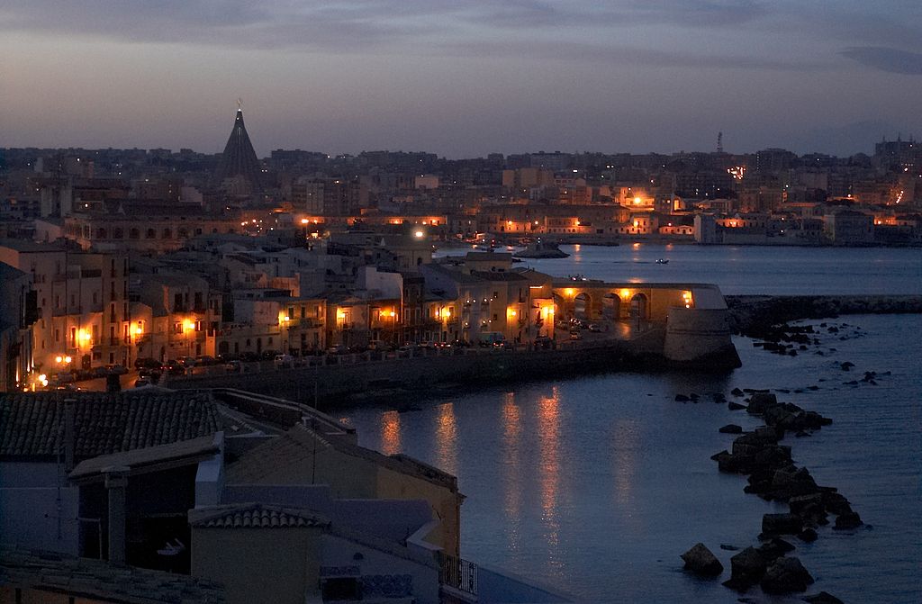 Tramonto a Siracusa – Foto Wikimedia Commons