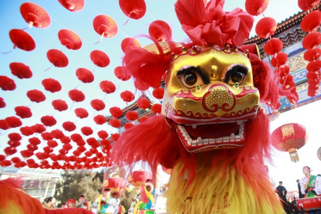 Danza del Leone a Pechino – Foto Lapresse