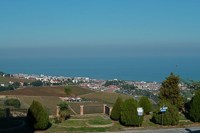 Vista di Tortoreto Lido dal centro storico – Foto Wikimedia Commons