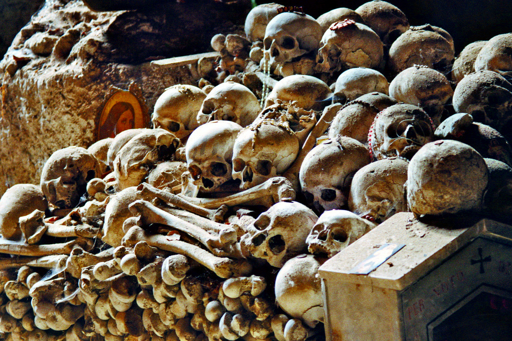 Cimitero delle Fontanelle. Foto di Leon Hart