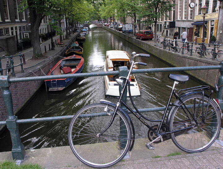 Bici ad Amsterdam – Foto Wikimedia Commons