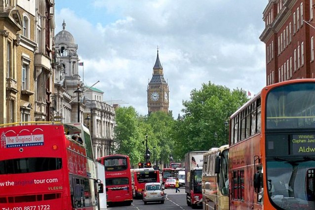 Bus turistici a Londra – Foto Wikipedia
