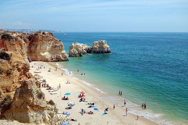 Praia da Rocha – Foto Wikipedia