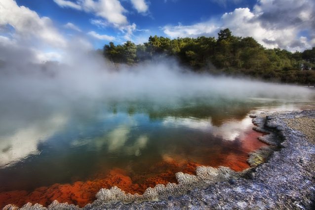 Champagne Pool – Credits: Chris Ford