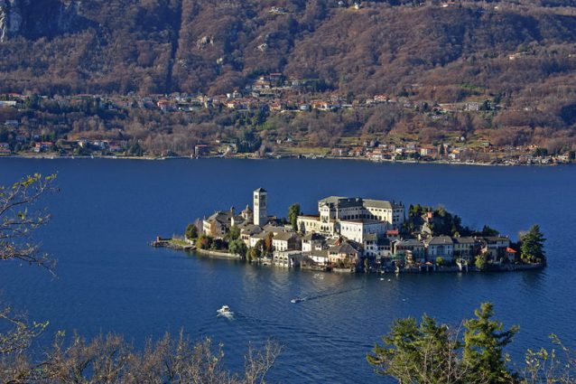 L'ago d'Orta. Foto di Alessandro Vecchi