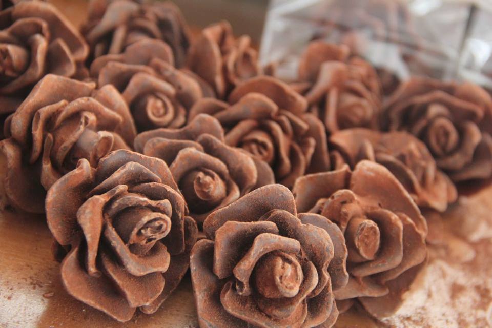 Deliziose rose di cioccolato