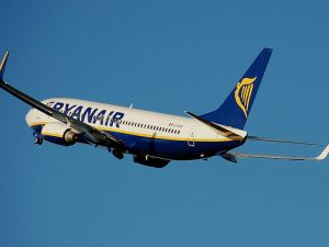 Guerra dei prezzi: Ryanair sfida le rivali, più posti e prezzi giù del 15%