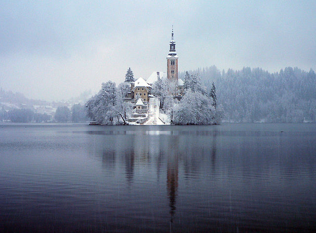 Bled sotto la neve – Foto Wikimedia Commons