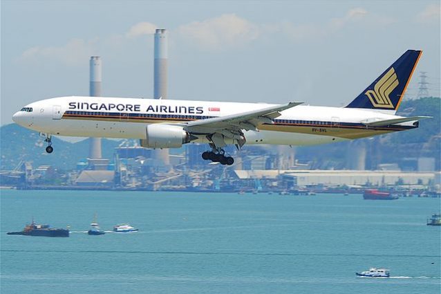 Boeing 777–200ER di Singapore Airlines – Foto Wikimedia Commons