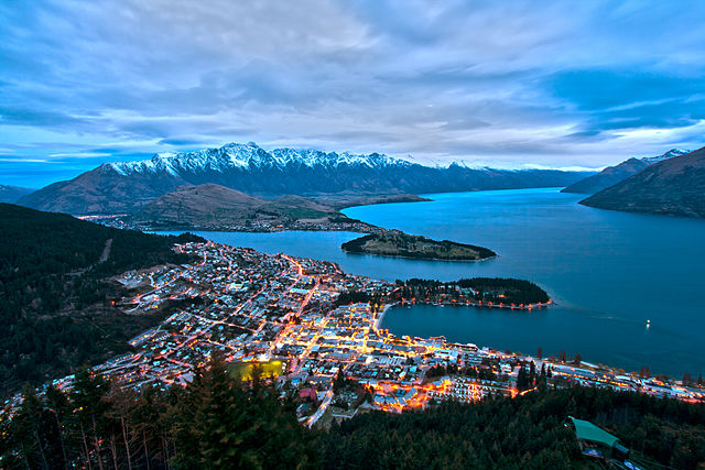Veduta di Queenstown da Bob's Peak – Foto Wikimedia Commons
