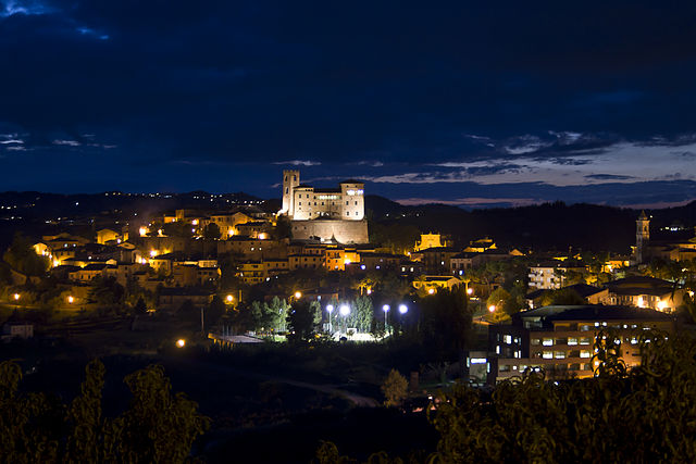 Longiano, Castello malatestiano e borgo medievale – Foto Wikimedia Commons
