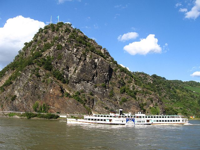 Veduta della Valle del Reno con la roccia Loreley – Foto Wikimedia Commons