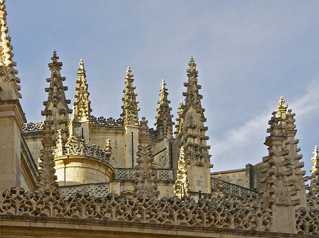 Pinnacoli della Cattedrale di Segovia – Foto Wikimedia Commons