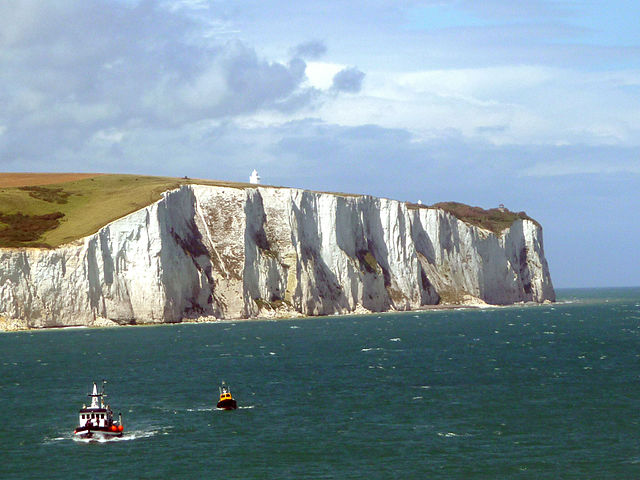 Le bianche scogliere di Dover – Foto Wikimedia Commons