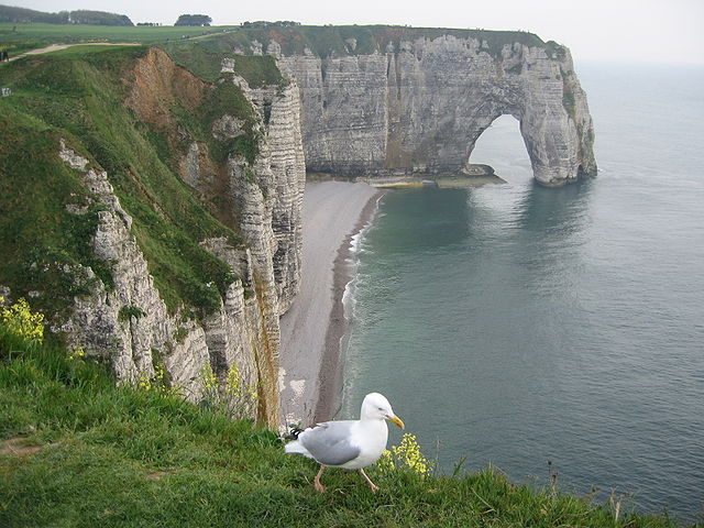 Etretat, Francia – Foto Wikimedia Commons
