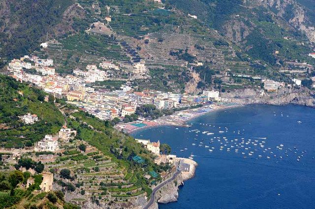 Vista da Ravello. Foto di Ross Elliott