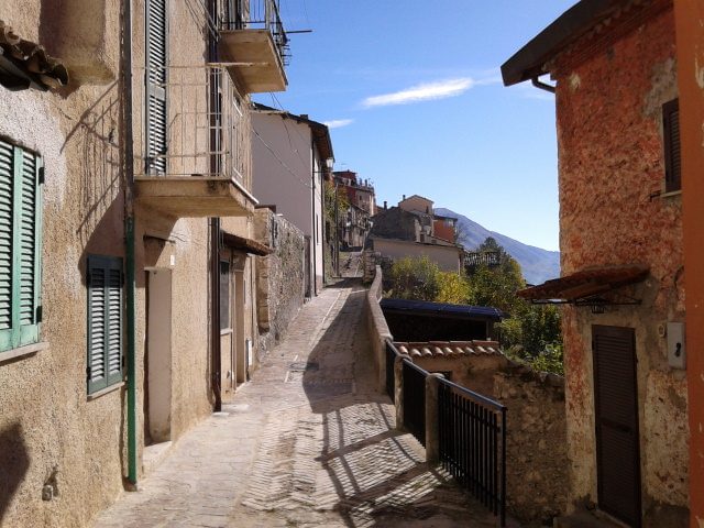 Borgo antico di Capistrello – Foto Wikimedia Commons