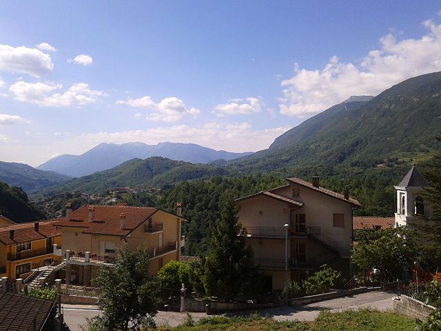 Pescocanale, frazione di Capistrello – Foto Wikimedia Commons