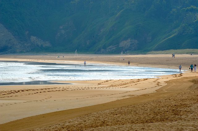 Playa de Rodiles. Foto di Andrea Avarado