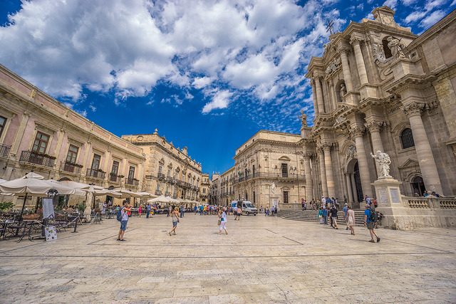 Piazza Duomo, Ortigia. Foto di Graeme Churchard