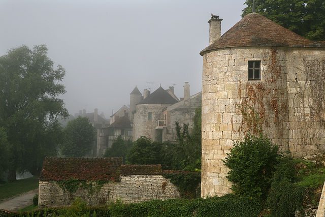 Fortificazione di Noyers–sur–Serein – Foto Wikimedia Commons