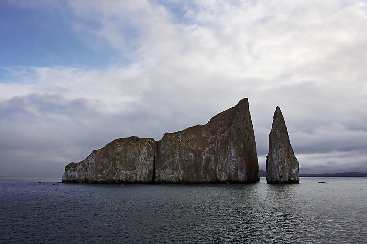 Kicker Rock, Isole Galapagos – Foto Wikimedia Commons